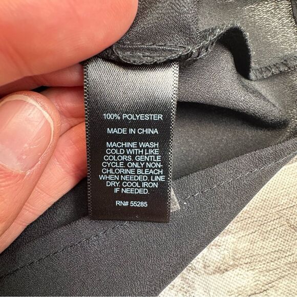 Express Women's Black Cold Shoulder Blouse S SM Small Oversized Lightweight Top - Picture 6 of 13